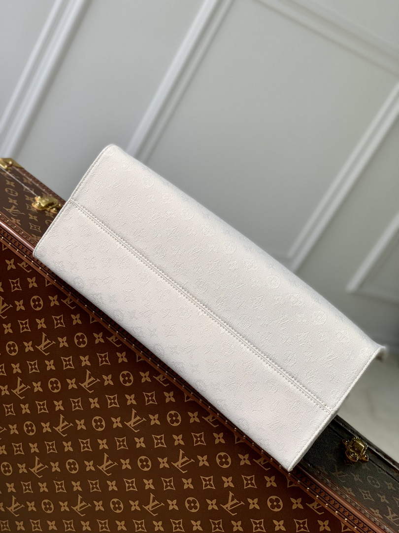 Louis Vuitton M20815 OnTheGo GM Tote Bag Blue - Default Title - View 4