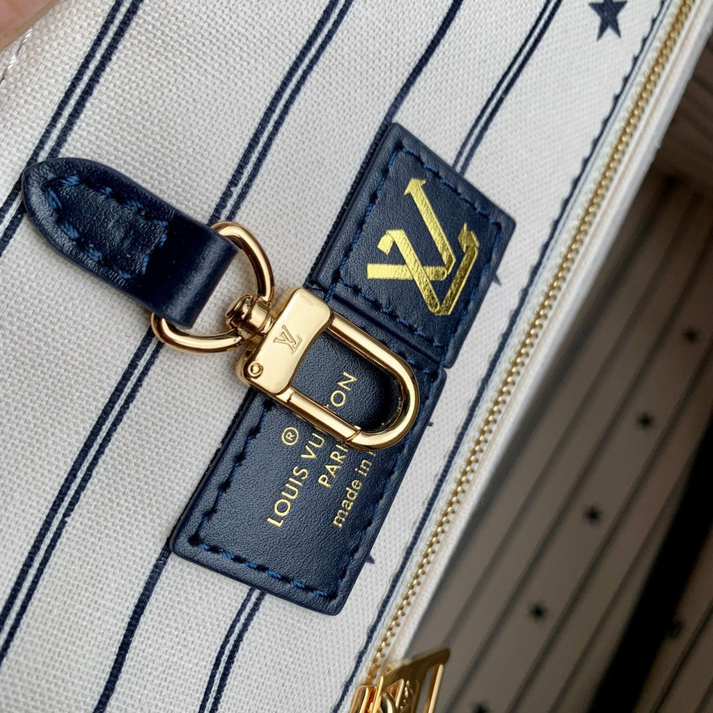 Louis Vuitton M20815 OnTheGo GM Tote Bag Blue - Default Title - View 9
