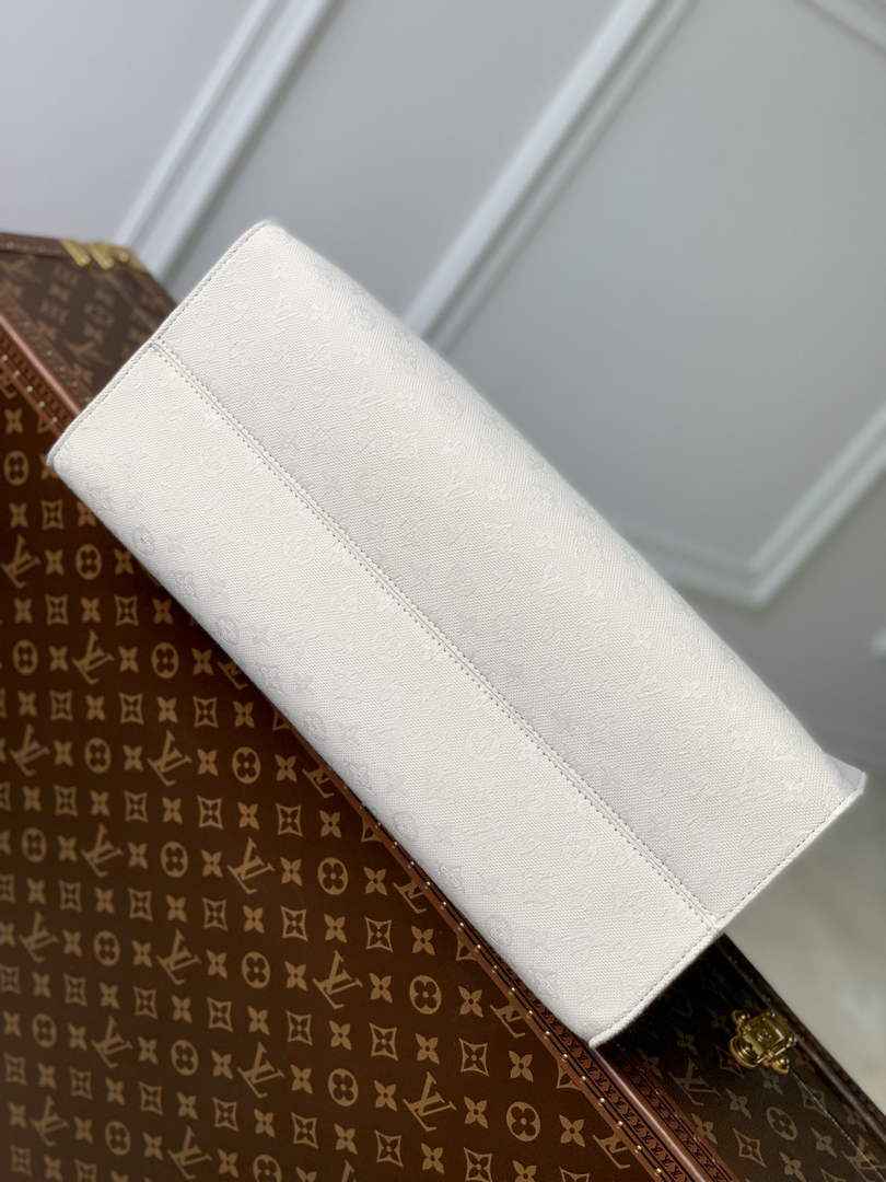 Louis Vuitton M20815 OnTheGo GM Tote Bag Yellow - Default Title - View 4