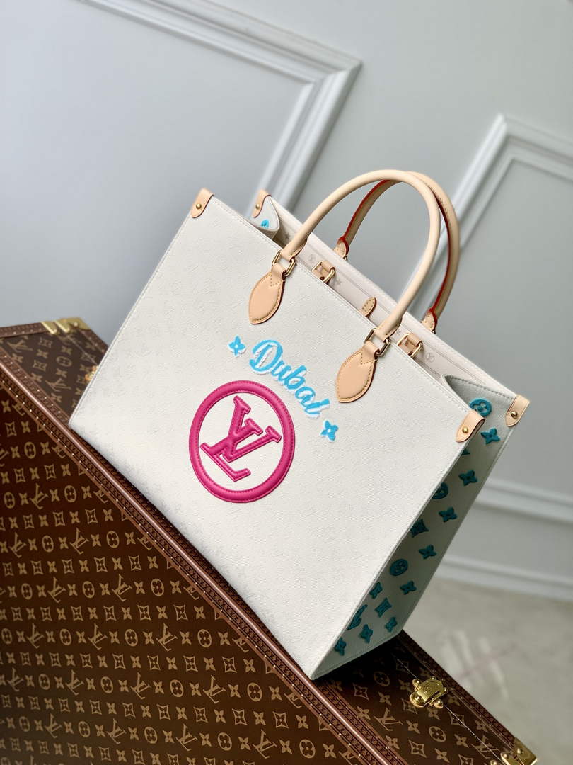 Louis Vuitton M20815 OnTheGo GM Tote Bag Plum - Default Title - View 1