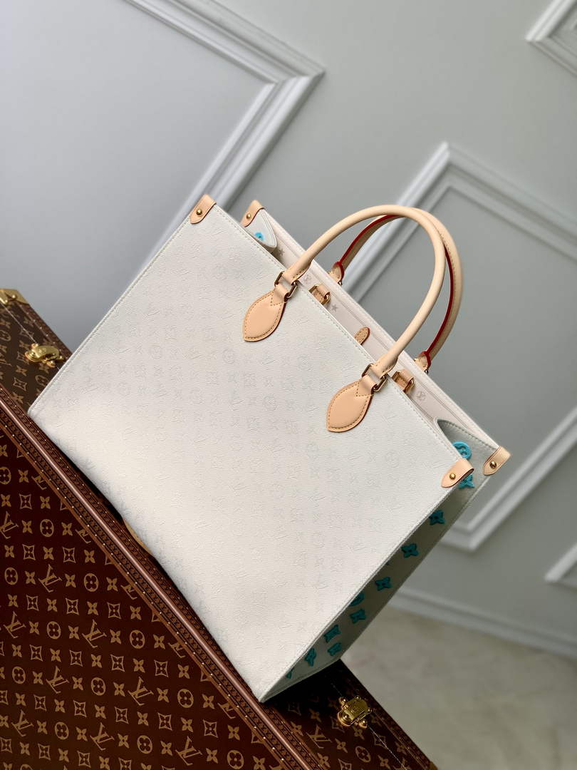 Louis Vuitton M20815 OnTheGo GM Tote Bag Plum - Default Title - View 2