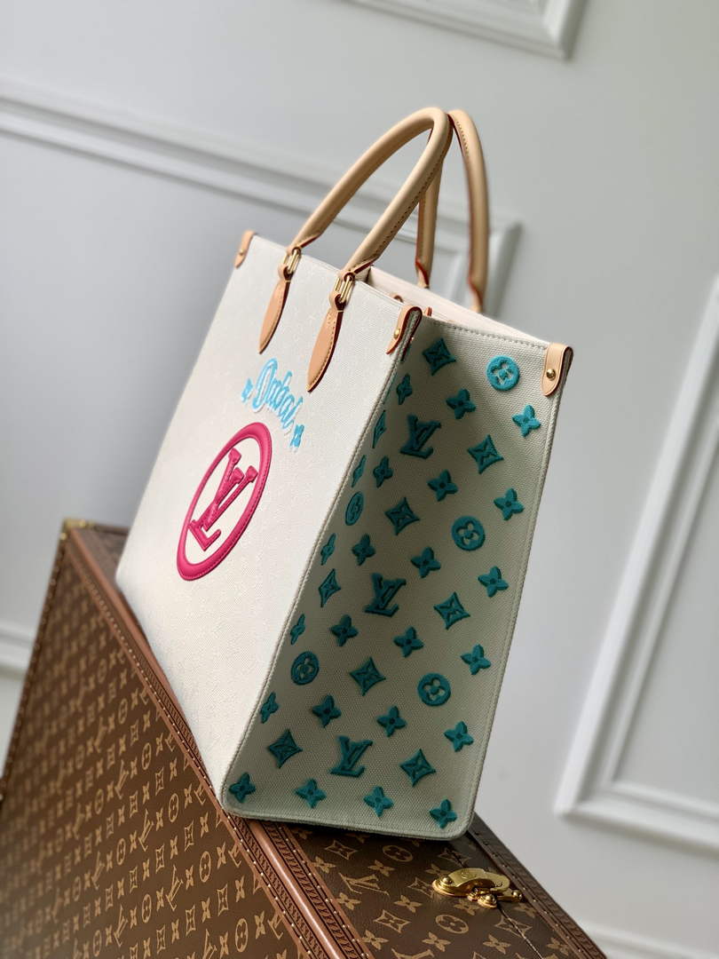 Louis Vuitton M20815 OnTheGo GM Tote Bag Plum - Default Title - View 3