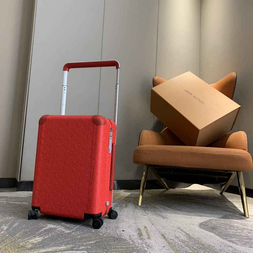 Louis Vuitton M20935 Horizon 55 Taurillon Monogram Red