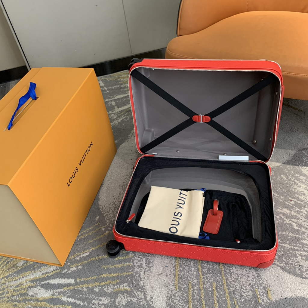 Louis Vuitton M20935 Horizon 55 Taurillon Monogram Red