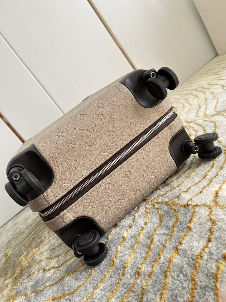 Louis Vuitton M20935 Horizon 55 Taurillon Monogram Tourterelle