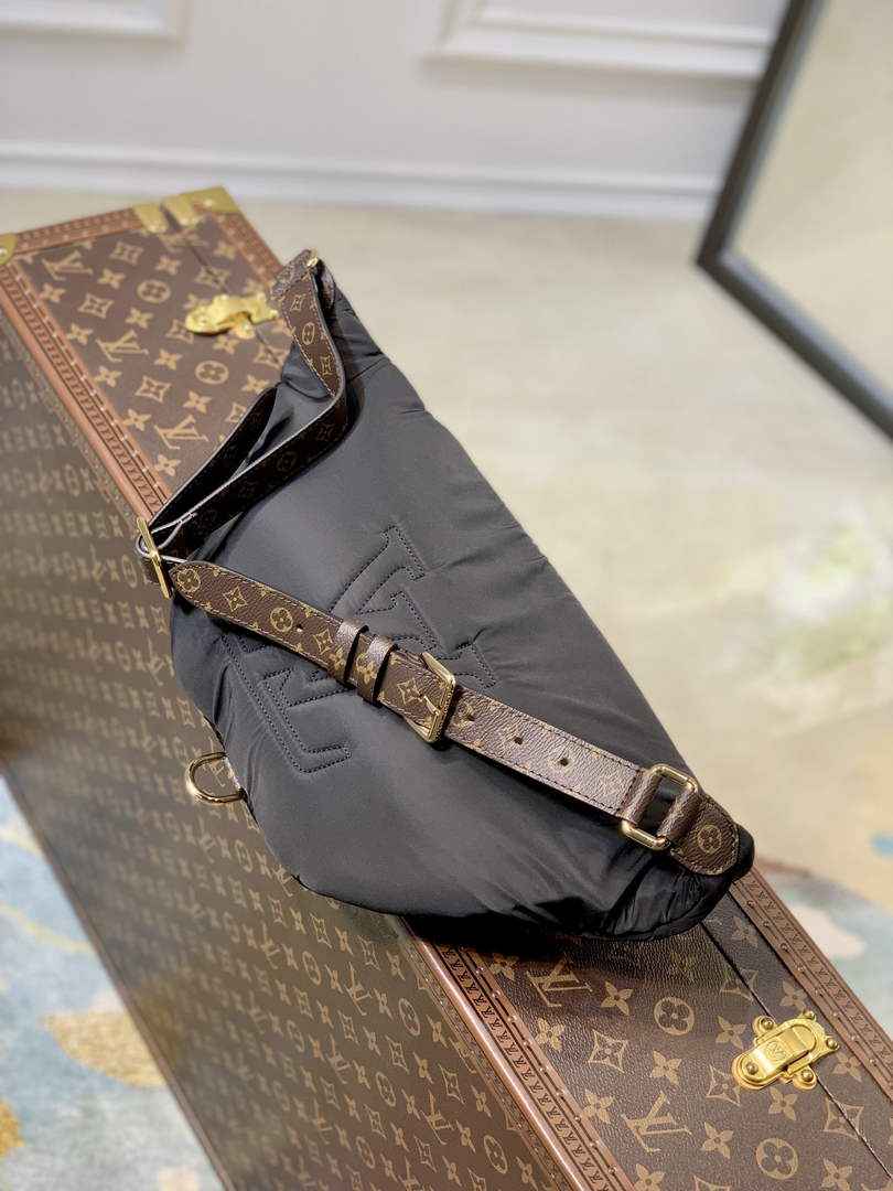 Louis Vuitton M20971 Maxi Bumbag Monogram Canvas Black
