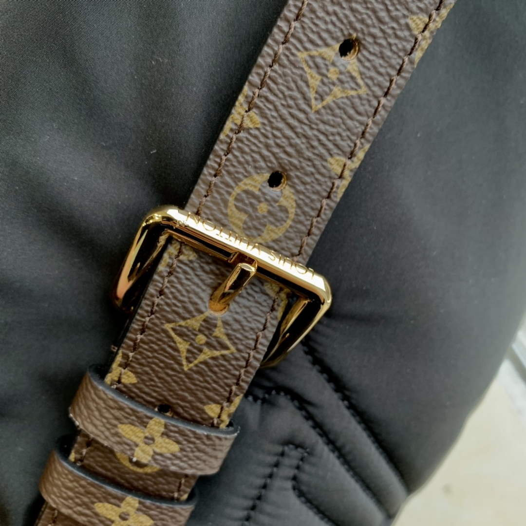 Louis Vuitton M20971 Maxi Bumbag Monogram Canvas Black