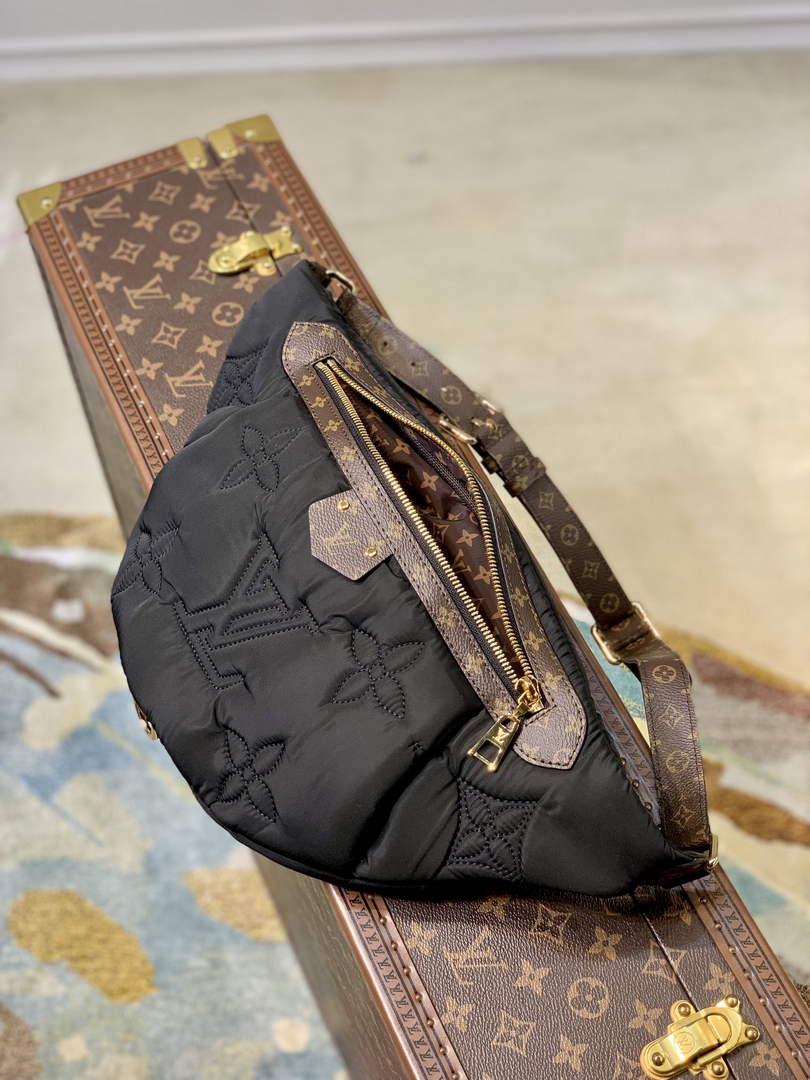 Louis Vuitton M20971 Maxi Bumbag Monogram Canvas Black
