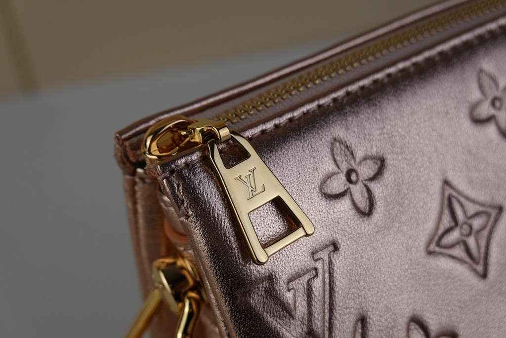 Louis Vuitton M21148 Coussin BB Handbag Calfskin Leather Pink Gold