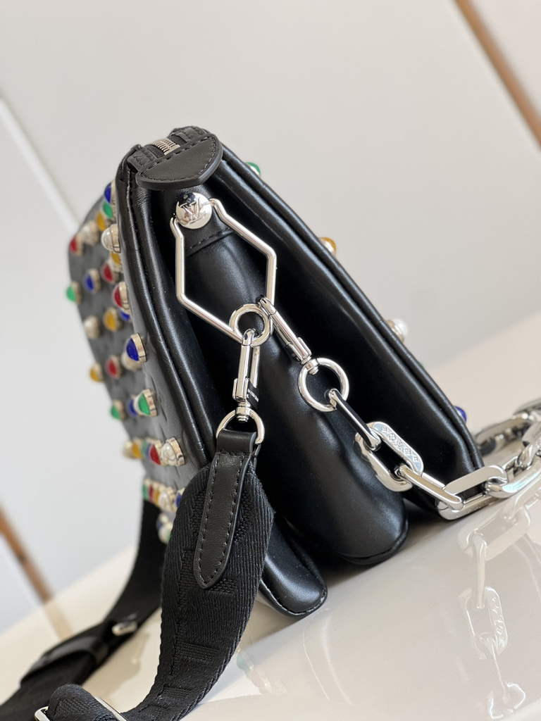 Louis Vuitton M22429 Coussin BB Handbag Calfskin Leather Black - Default Title - View 4