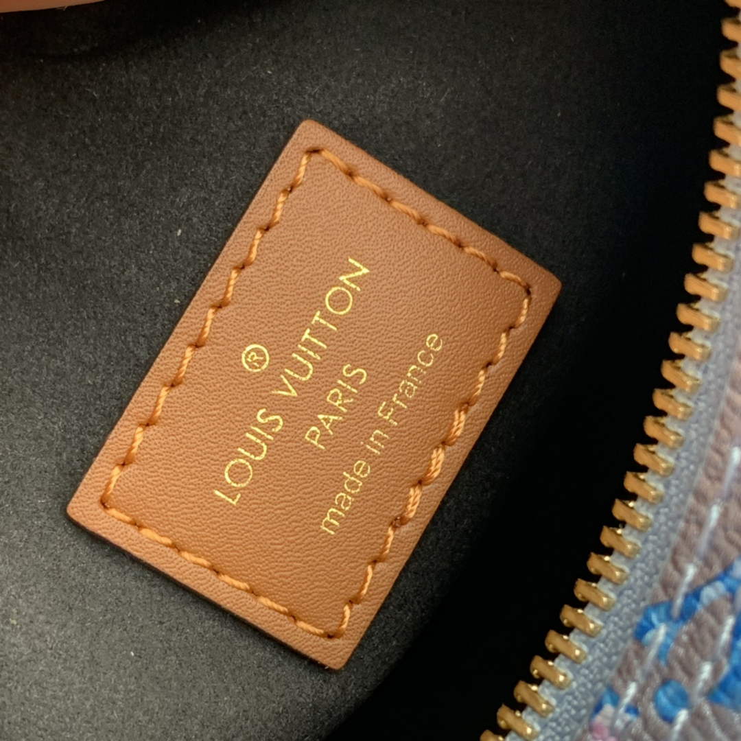 Louis Vuitton M21183 Loop Blue - Default Title - View 9