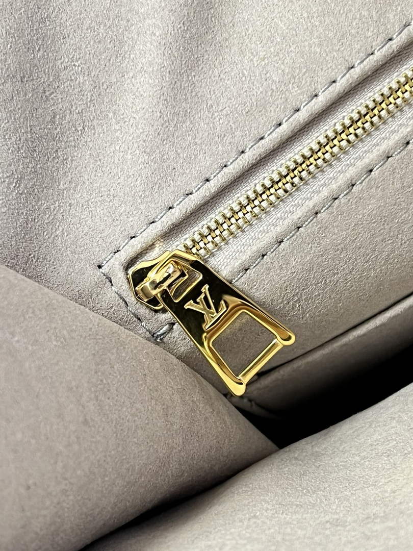Louis Vuitton M21233 OnTheGo MM Tote Bag Silver - Default Title - View 8