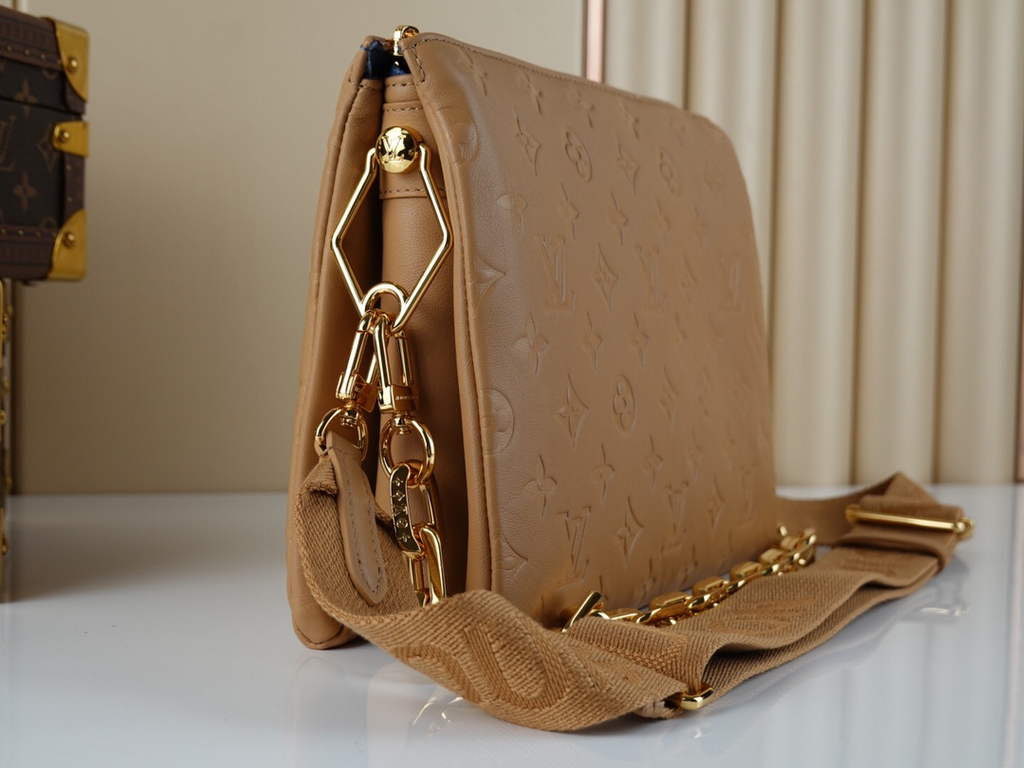 Louis Vuitton M21261 Coussin PM Handbag Lambskin Camel - Default Title - View 3