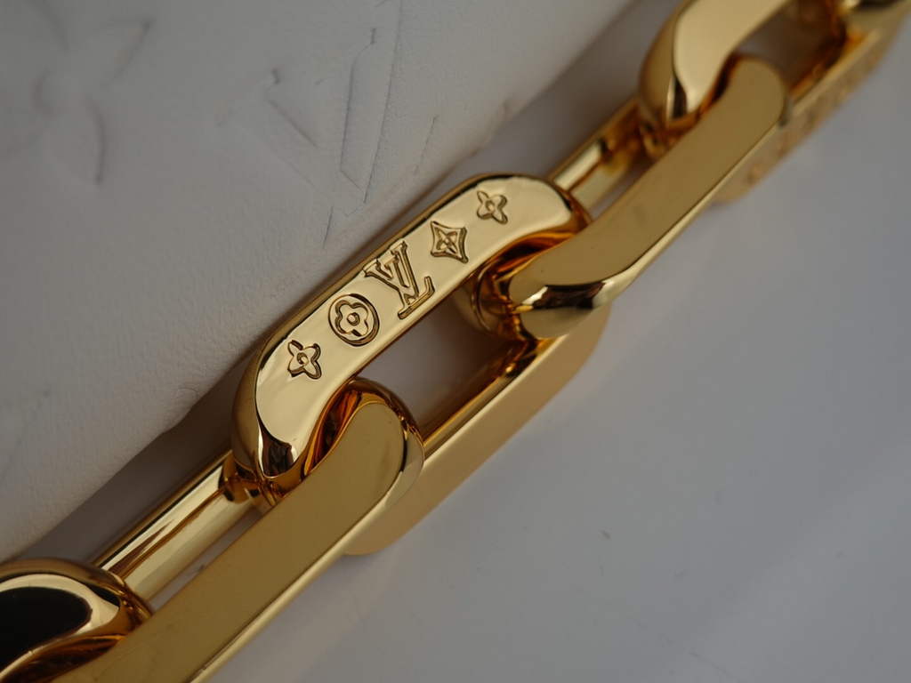 Louis Vuitton M21262 Coussin PM Handbag Lambskin Cream - Default Title - View 6