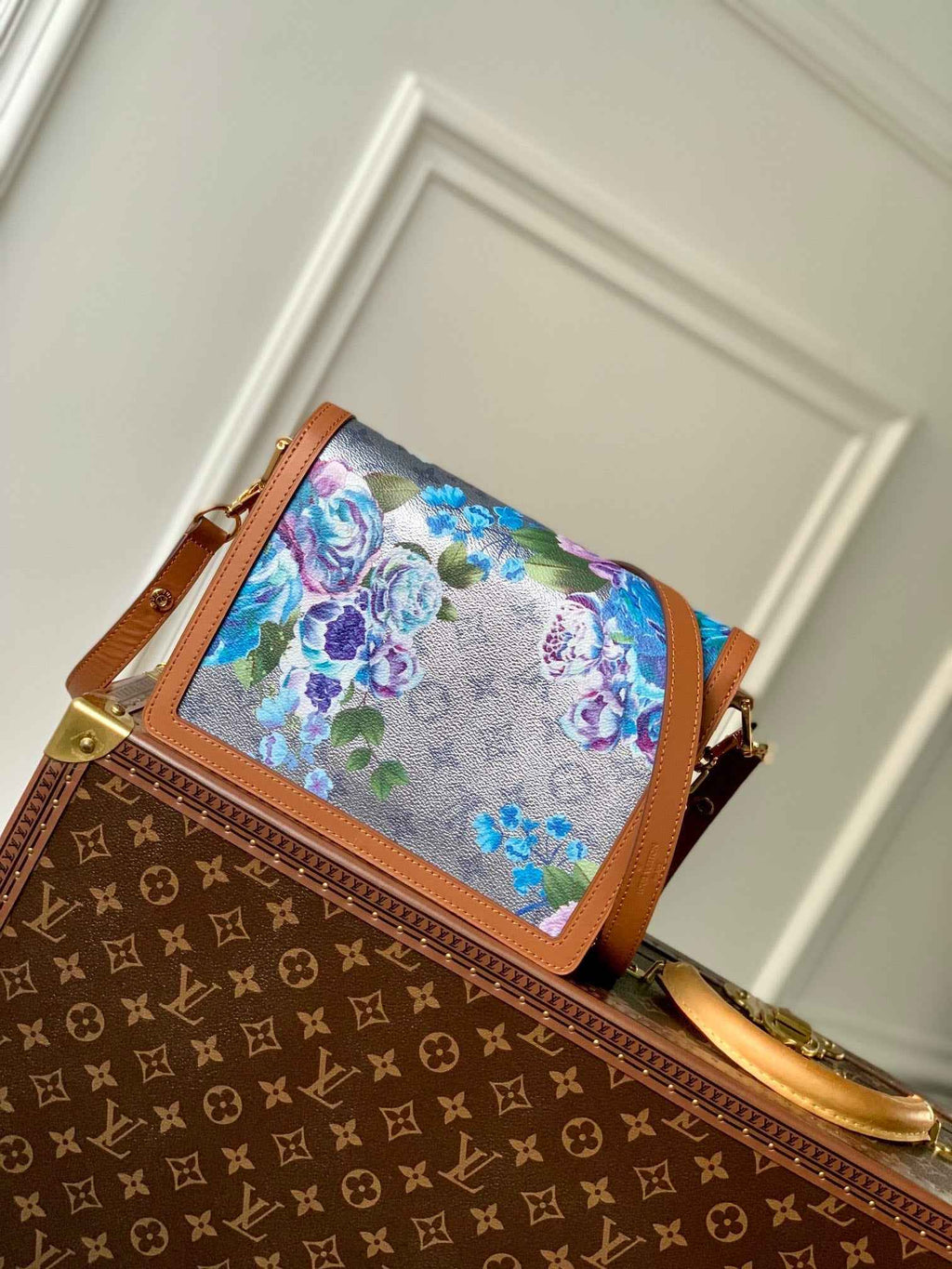 Louis Vuitton M21266 Dauphine MM Shoulder bag Blue