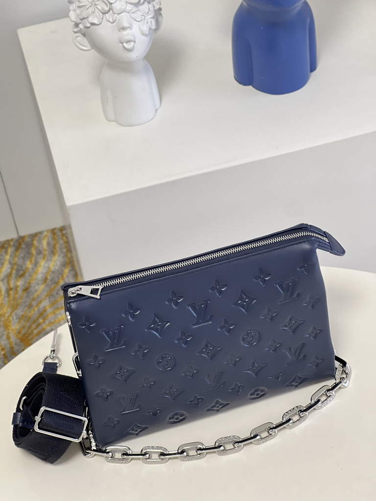 Louis Vuitton M21282 Coussin PM Handbag Lambskin Navy Blue - Default Title - View 2