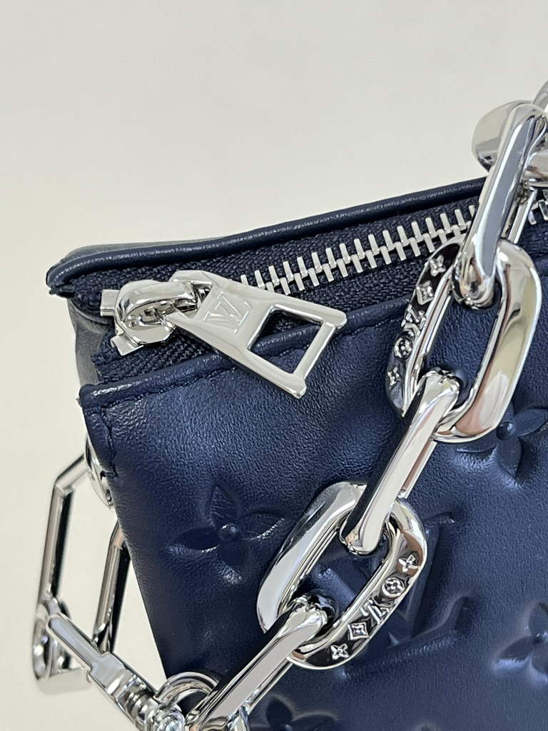 Louis Vuitton M21282 Coussin PM Handbag Lambskin Navy Blue - Default Title - View 5