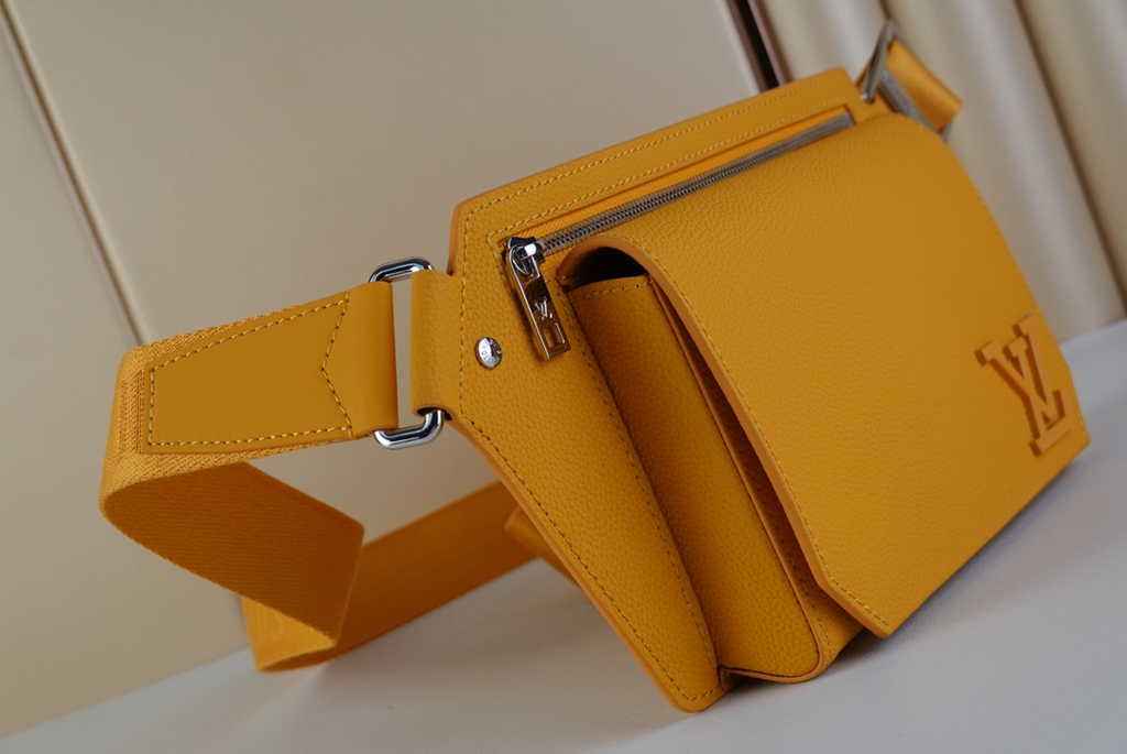 Louis Vuitton M21419 Takeoff Slingbag LV Aerogram Men Yellow