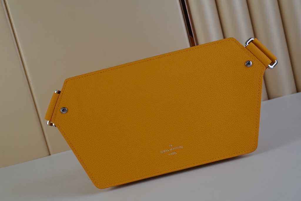Louis Vuitton M21419 Takeoff Slingbag LV Aerogram Men Yellow