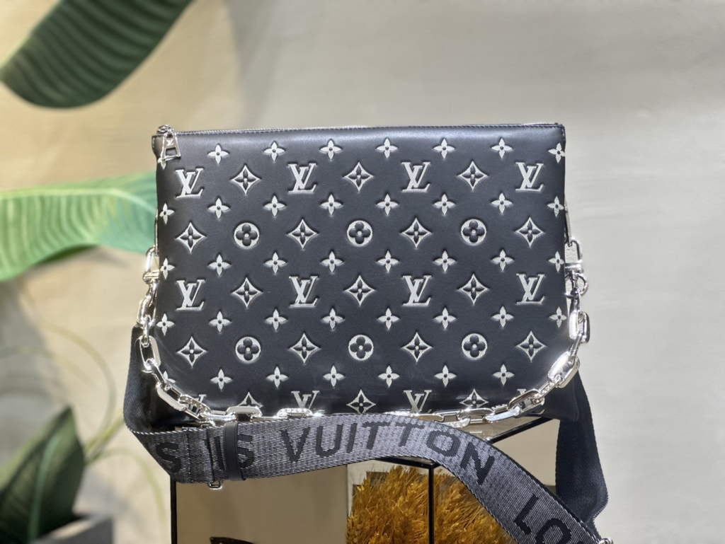 Louis Vuitton M21661 Coussin MM Handbags lambskin Black Gray - Default Title - View 1
