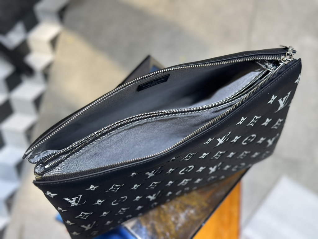 Louis Vuitton M21661 Coussin MM Handbags lambskin Black Gray - Default Title - View 8