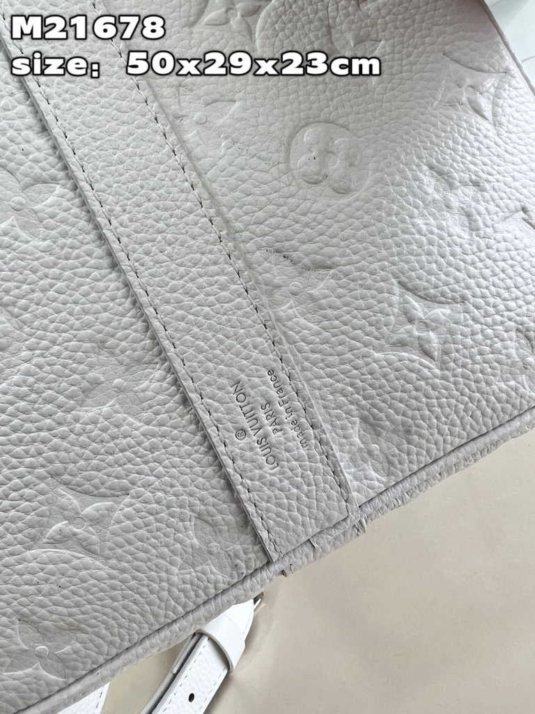Louis Vuitton M21678 LV x YK Bandoulière Keepall 50 Taurillon Monogram