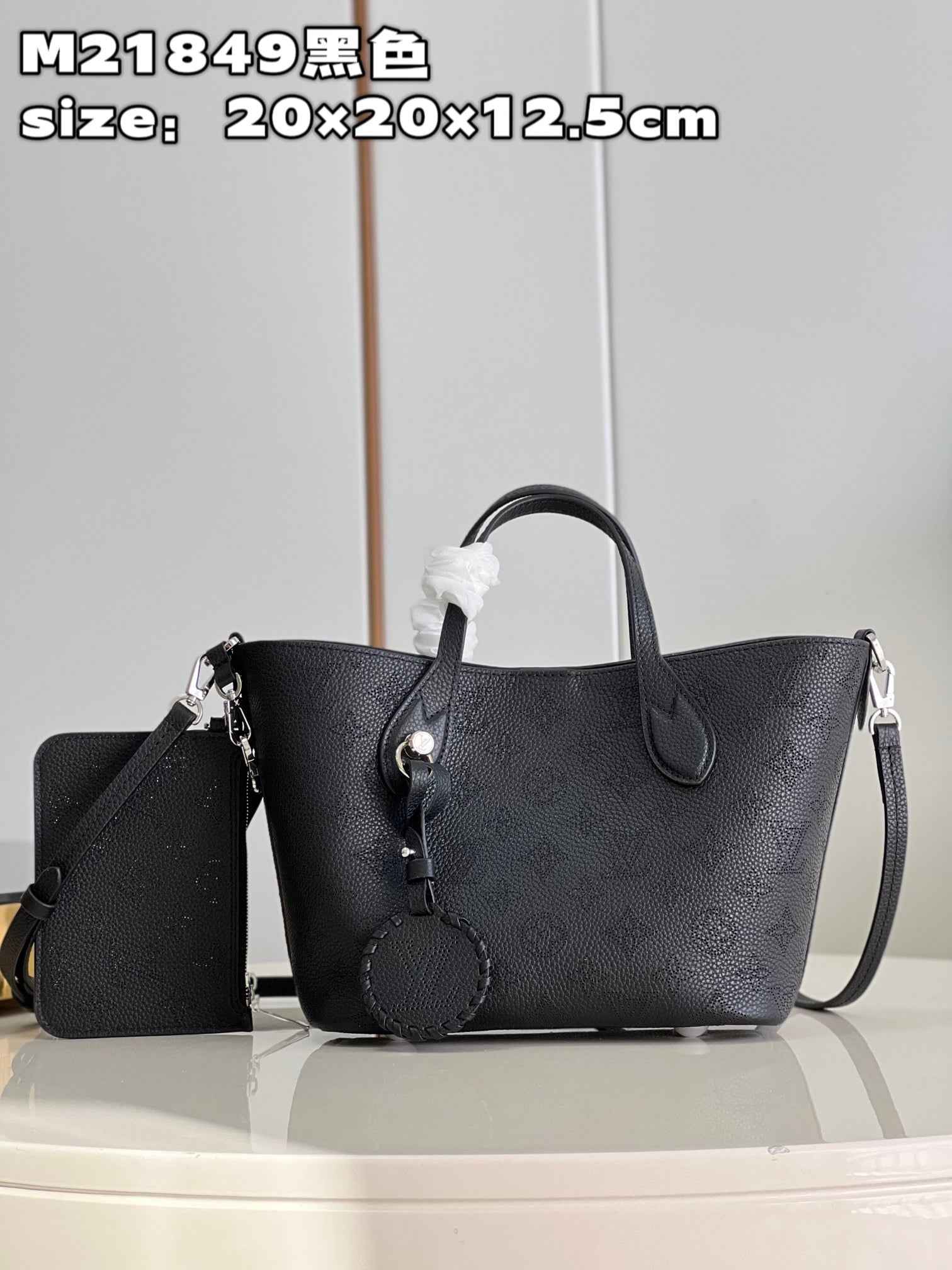 Louis Vuitton M21848 Blossom PM Bag Mahina Leather In Black - Default Title - View 1
