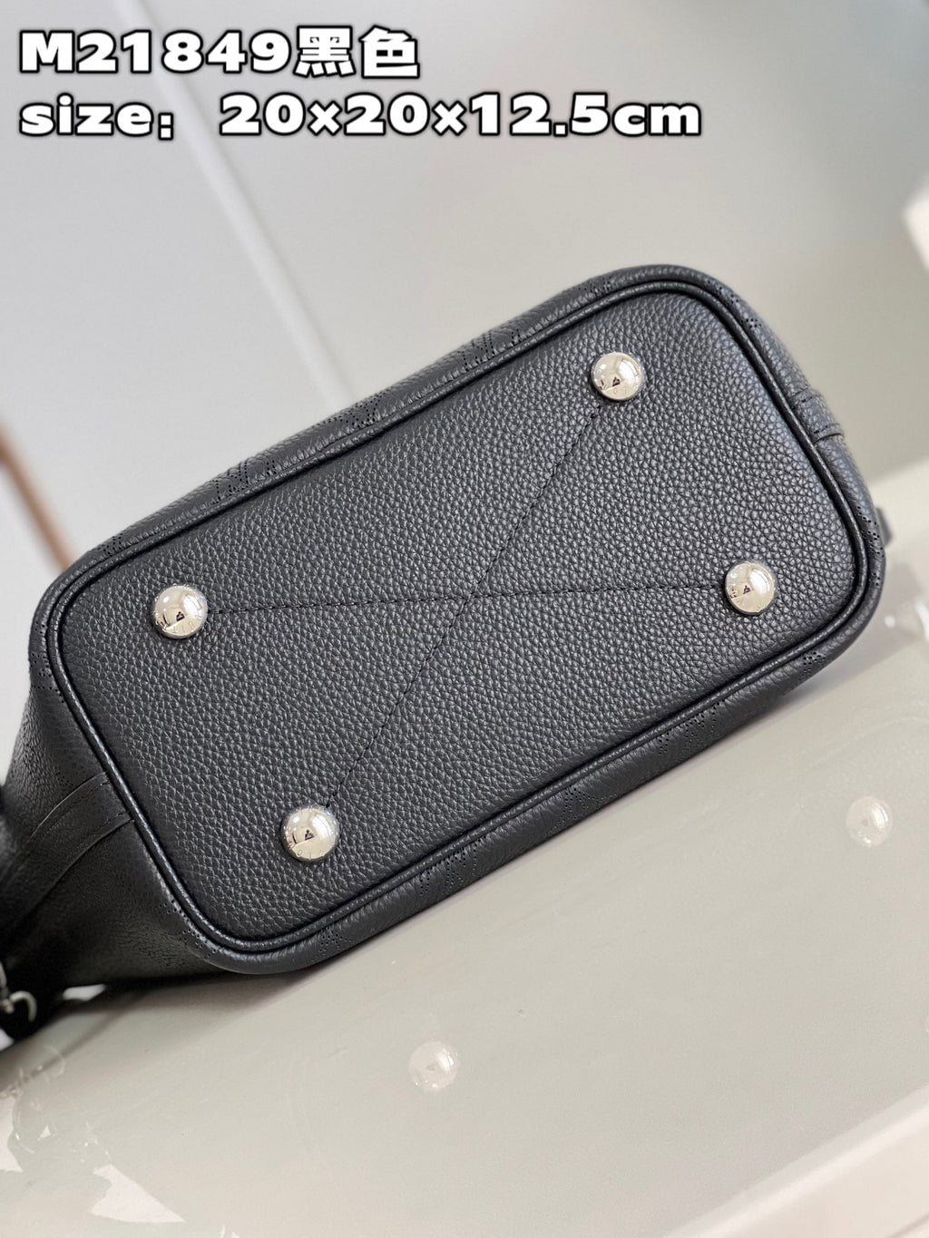 Louis Vuitton M21848 Blossom PM Bag Mahina Leather In Black - Default Title - View 5