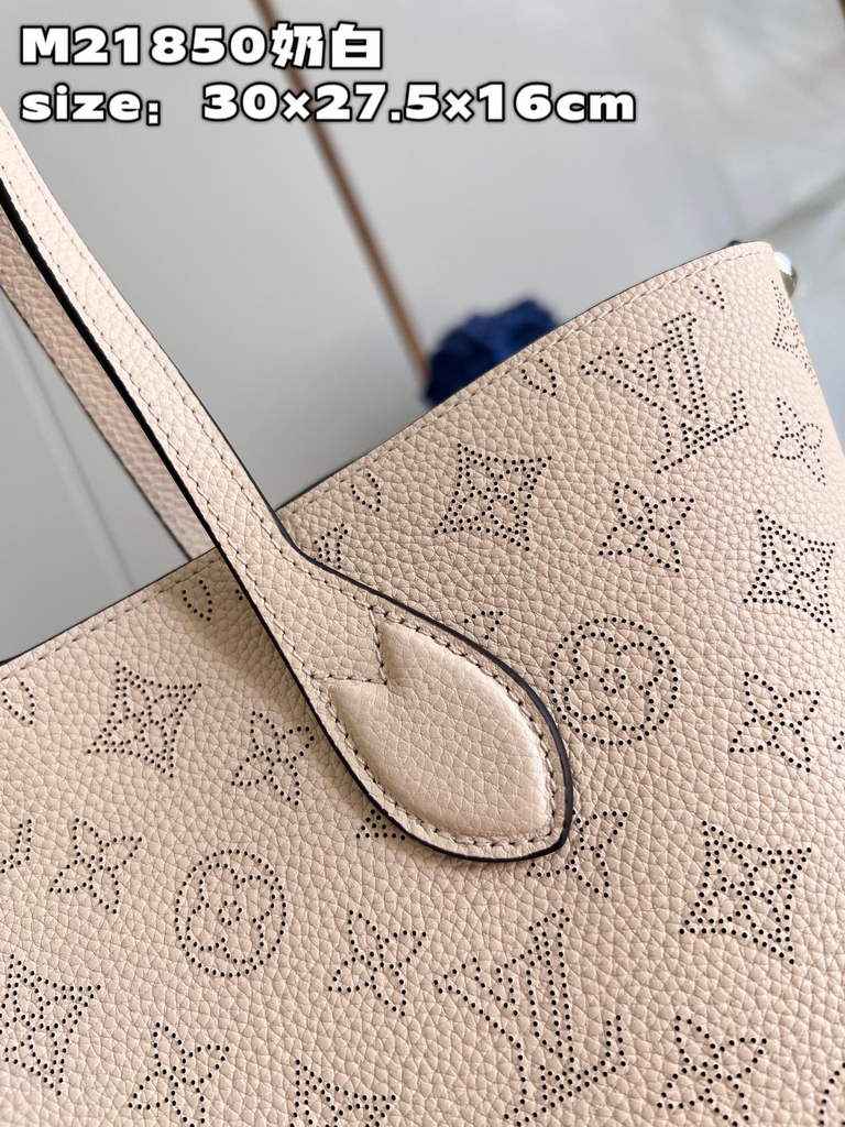 Louis Vuitton M21850 Blossom MM Bag Mahina Leather In Crème Beige - Default Title - View 3