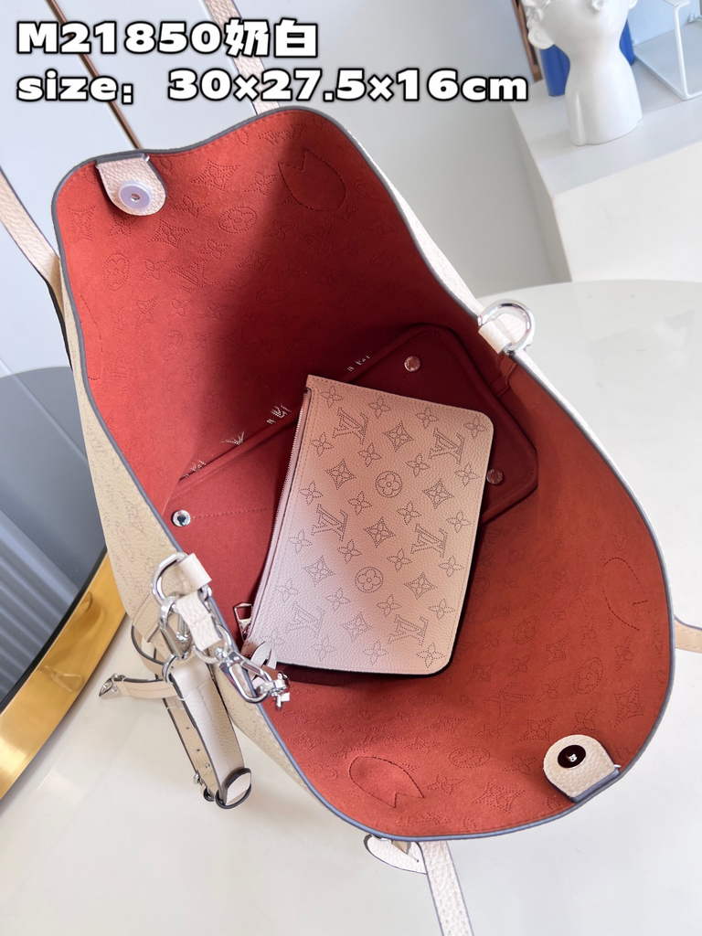 Louis Vuitton M21850 Blossom MM Bag Mahina Leather In Crème Beige - Default Title - View 7