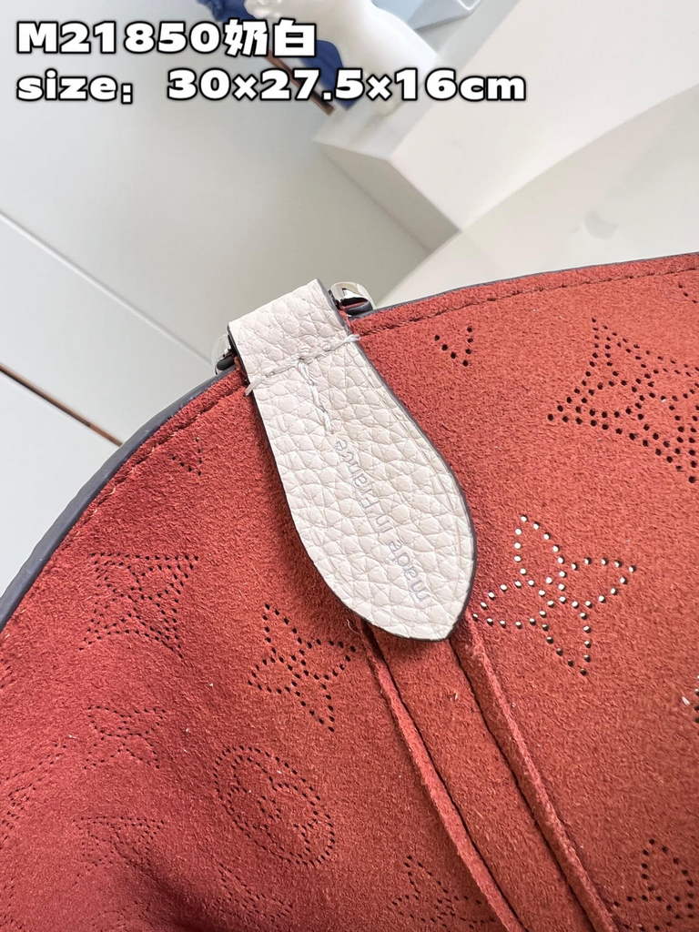 Louis Vuitton M21850 Blossom MM Bag Mahina Leather In Crème Beige - Default Title - View 9