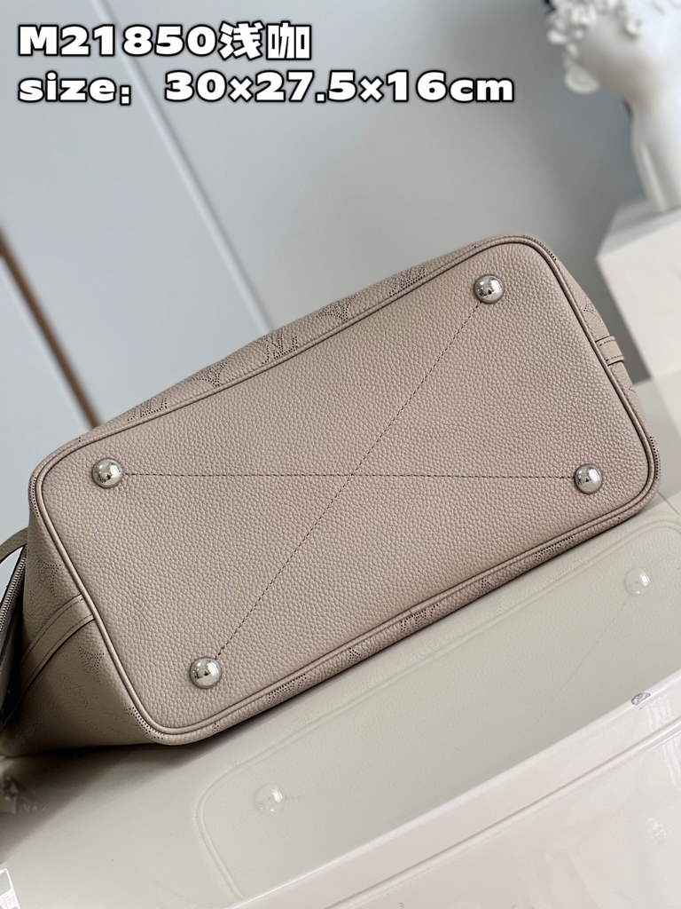 Louis Vuitton M21852 Blossom MM Bag Mahina Leather In Galet Beige - Default Title - View 5