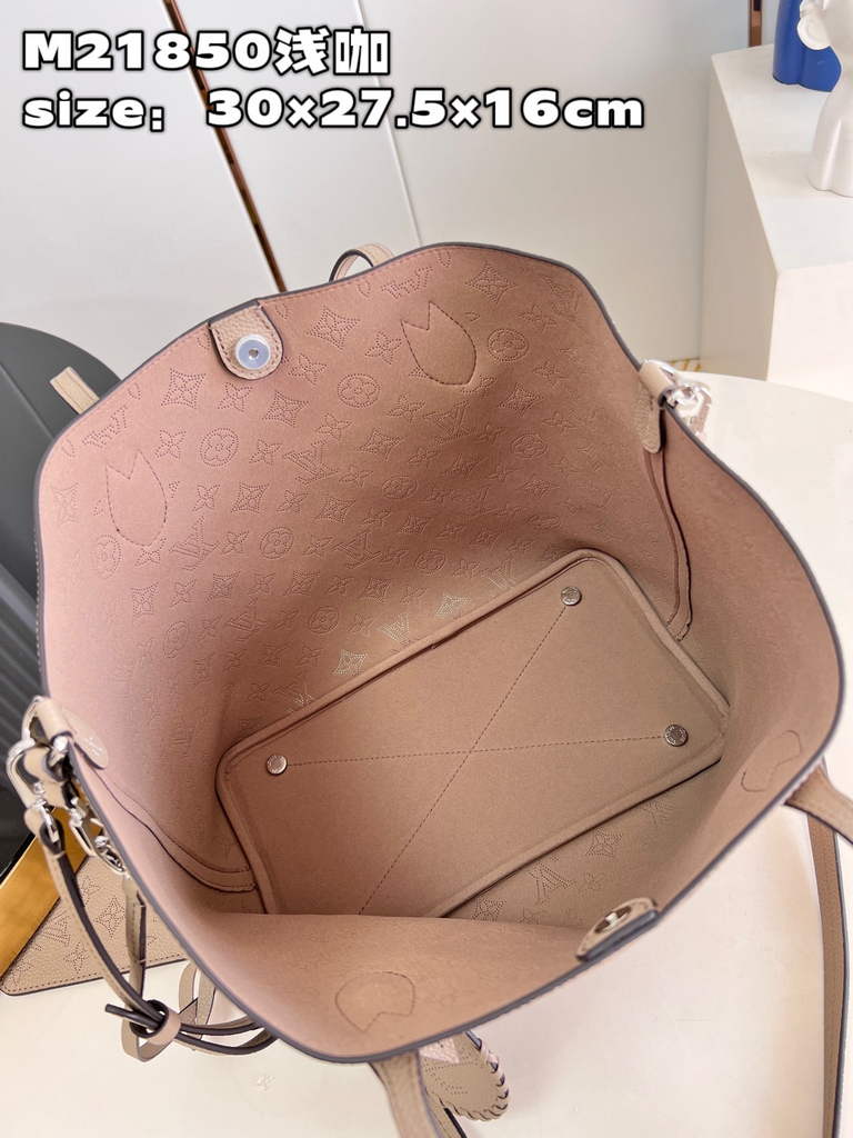 Louis Vuitton M21852 Blossom MM Bag Mahina Leather In Galet Beige - Default Title - View 7