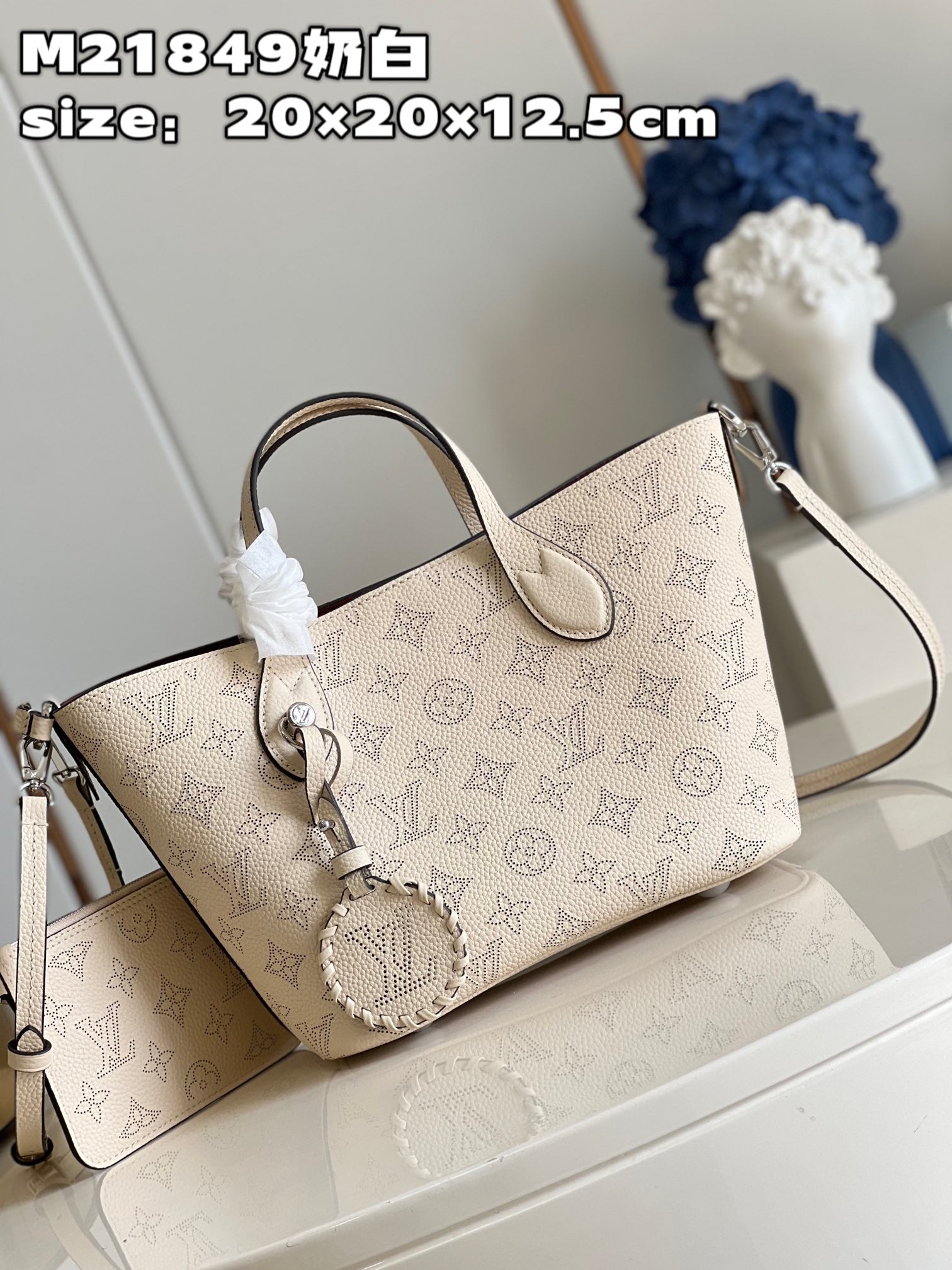 Louis Vuitton M21909 Blossom PM Bag Mahina Leather In Crème Beige - Default Title - View 6