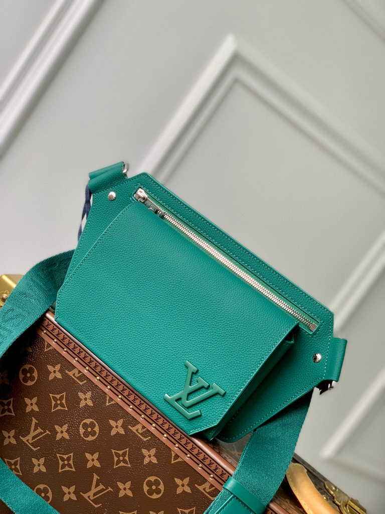 Louis Vuitton M22665 Takeoff Slingbag LV Aerogram Men Green