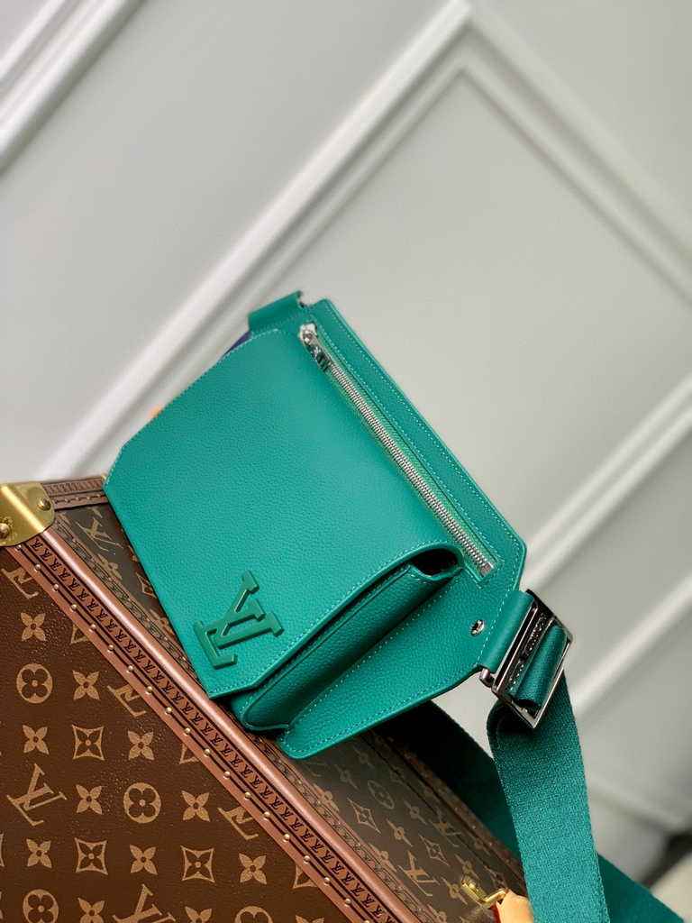 Louis Vuitton M22665 Takeoff Slingbag LV Aerogram Men Green