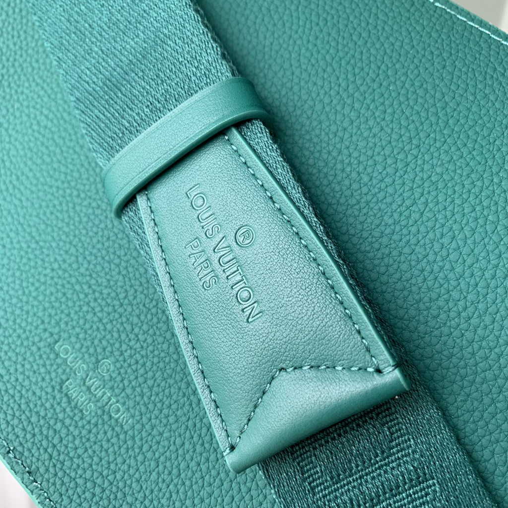Louis Vuitton M22665 Takeoff Slingbag LV Aerogram Men Green