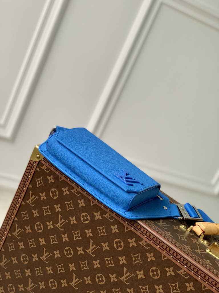 Louis Vuitton M22665 Takeoff Slingbag LV Aerogram Men Blue