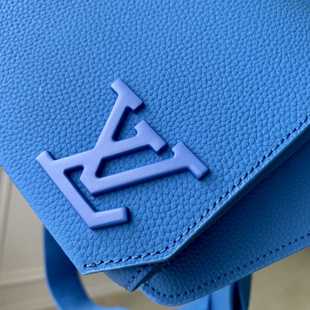 Louis Vuitton M22665 Takeoff Slingbag LV Aerogram Men Blue