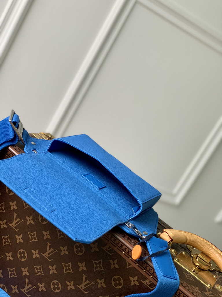 Louis Vuitton M22665 Takeoff Slingbag LV Aerogram Men Blue