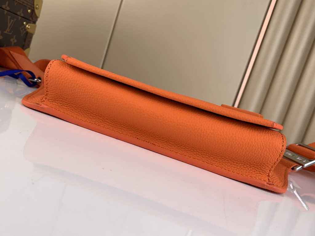 Louis Vuitton M22665 Takeoff Slingbag LV Aerogram Men Orange