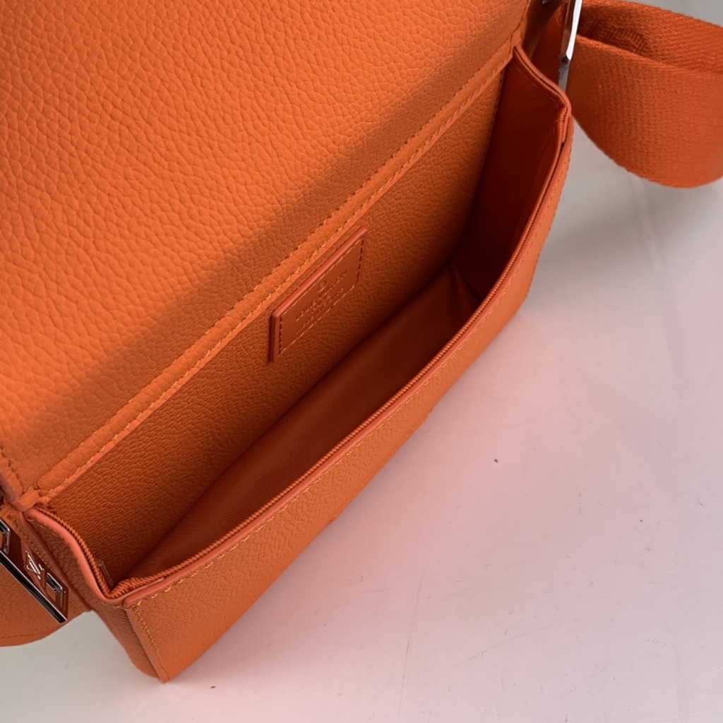 Louis Vuitton M22665 Takeoff Slingbag LV Aerogram Men Orange