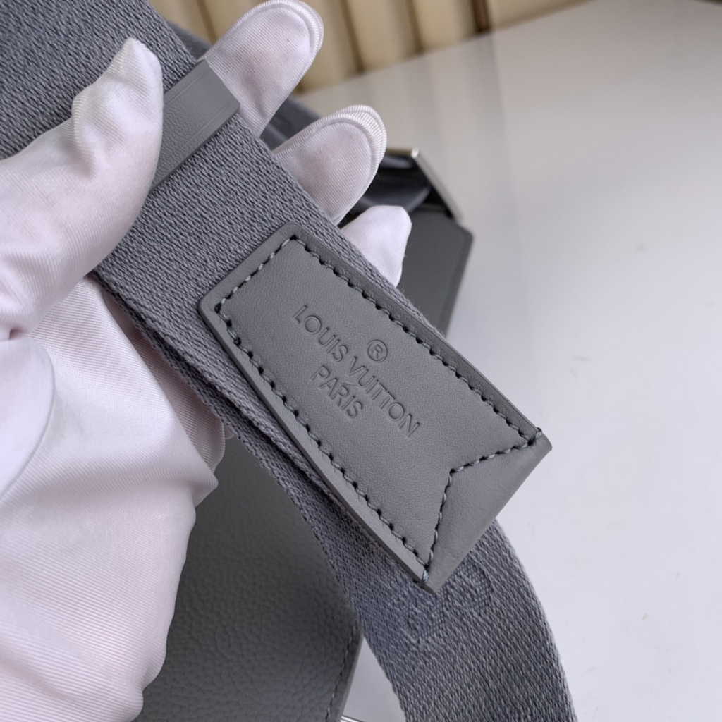 Louis Vuitton M22665 Takeoff Slingbag LV Aerogram Men Gray