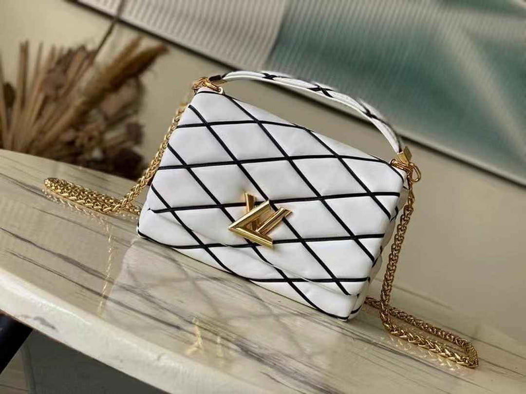 Louis Vuitton M22890 GO-14 MM Malletage Shoulder Bag White Lambskin