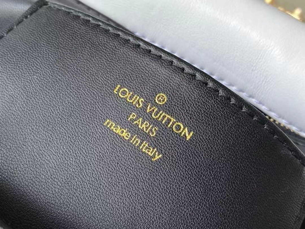 Louis Vuitton M22890 GO-14 MM Malletage Shoulder Bag White Lambskin