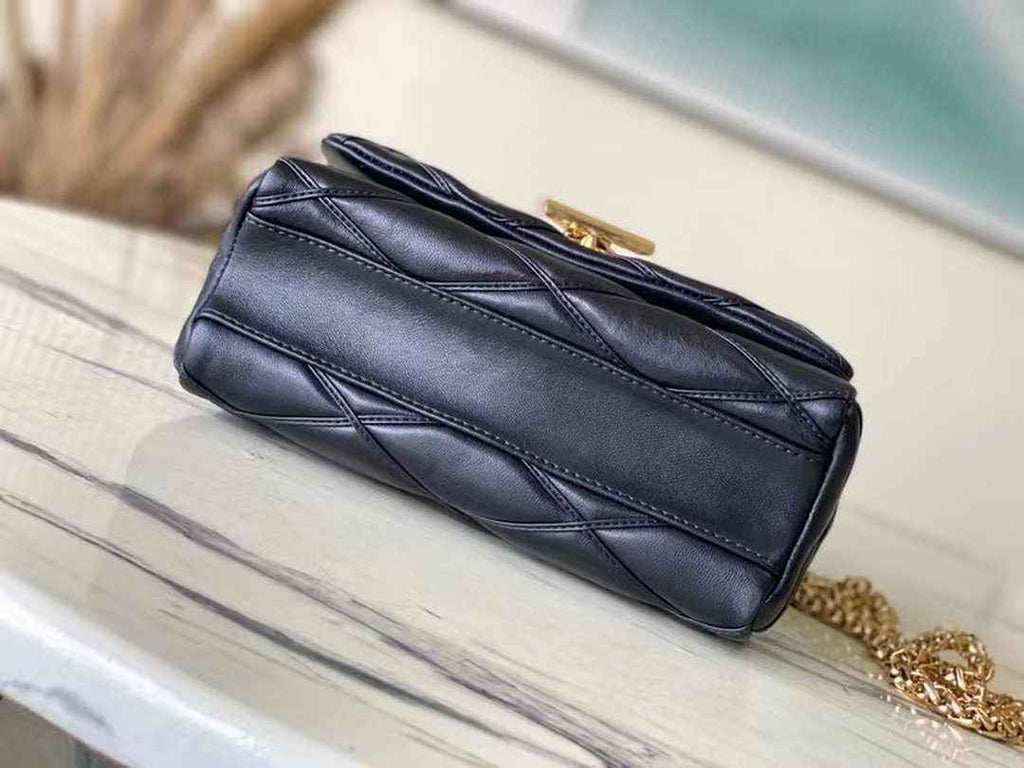 Louis Vuitton M22891 GO-14 MM Malletage Shoulder Bag Black Lambskin