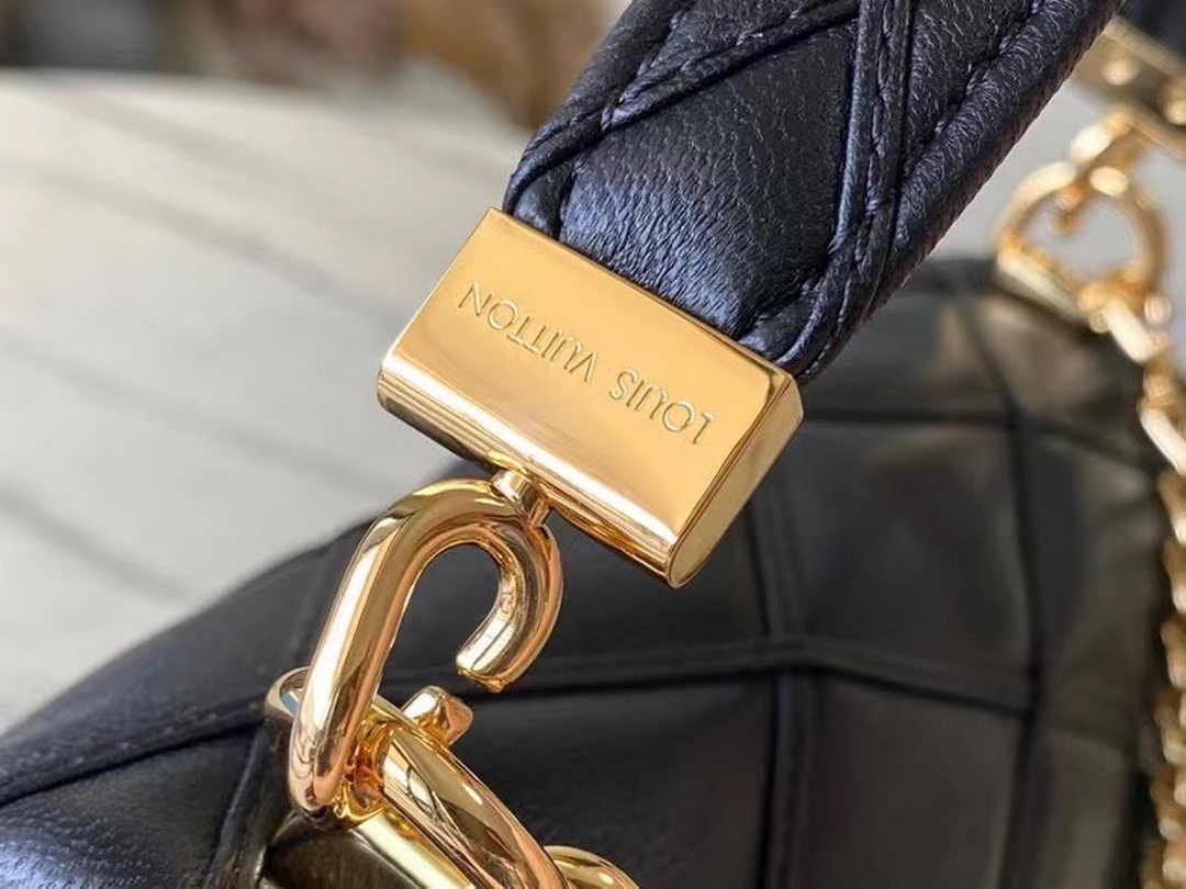 Louis Vuitton M22891 GO-14 MM Malletage Shoulder Bag Black Lambskin