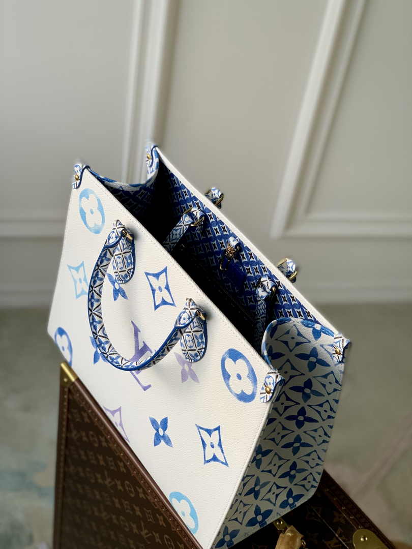 Louis Vuitton M22975 OnTheGo MM Monogram Canvas Blue - Default Title - View 6