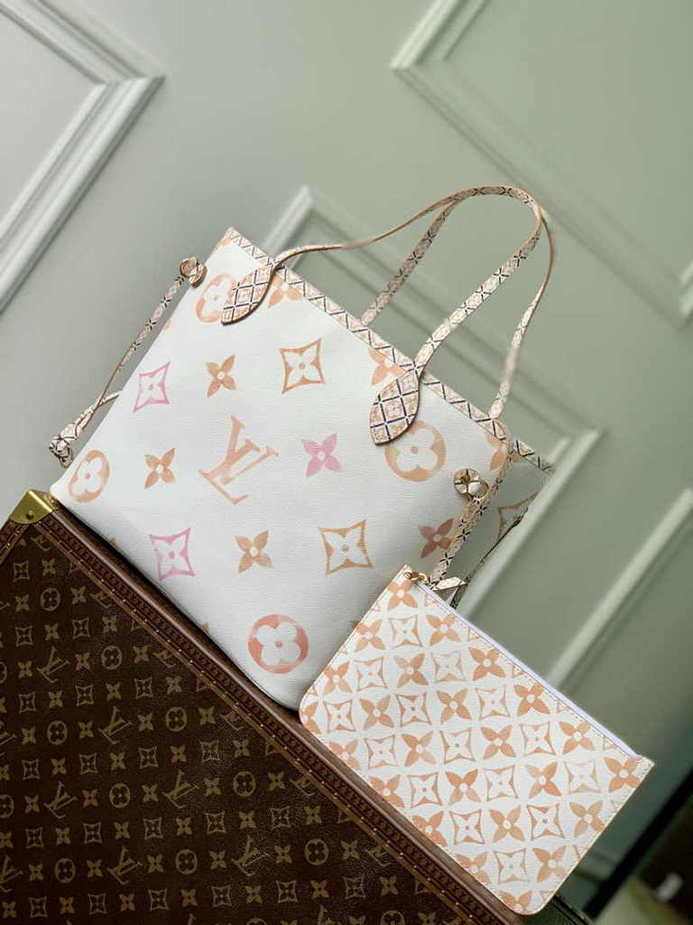 Louis Vuitton M22978 Neverfull MM Tote Bag Beige