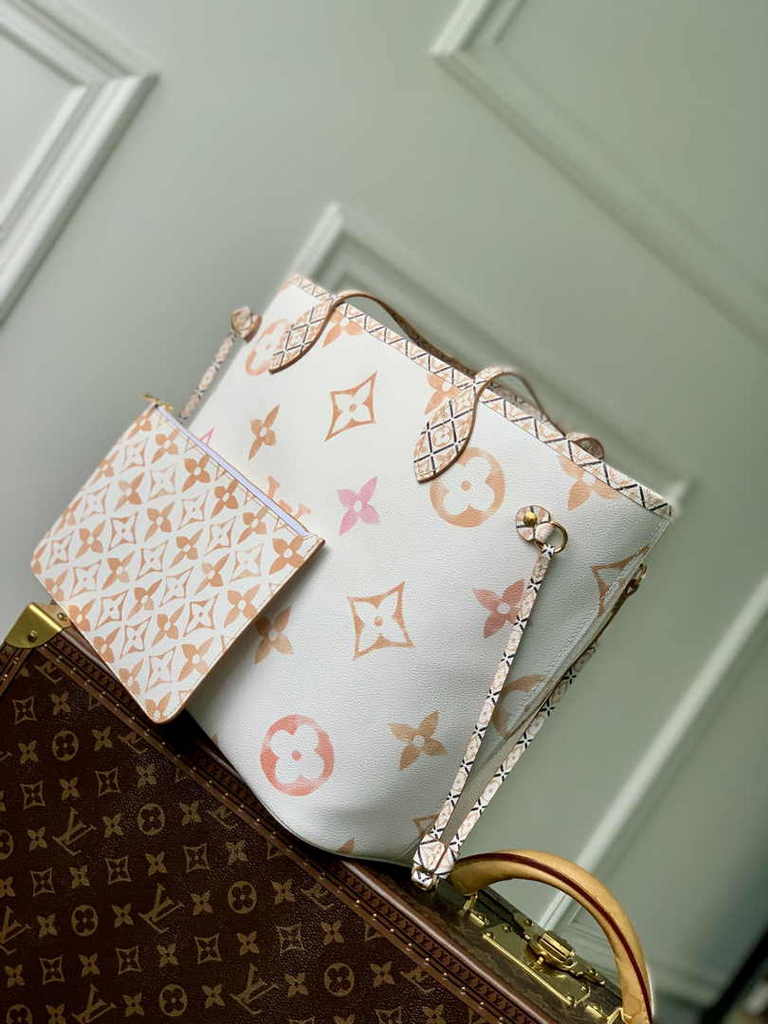 Louis Vuitton M22978 Neverfull MM Tote Bag Beige